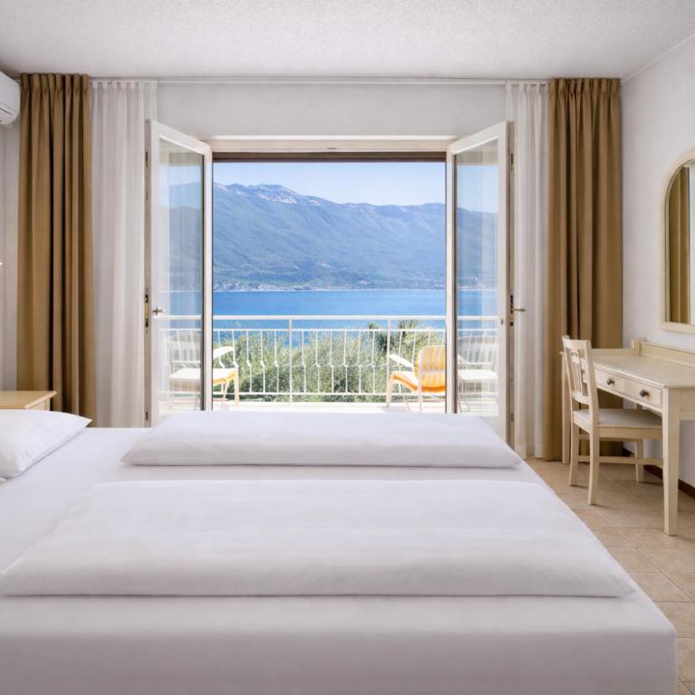 Hotel Villa Margherita - Camera Matrimoniale Standard con Balcone e Vista Lago - 4