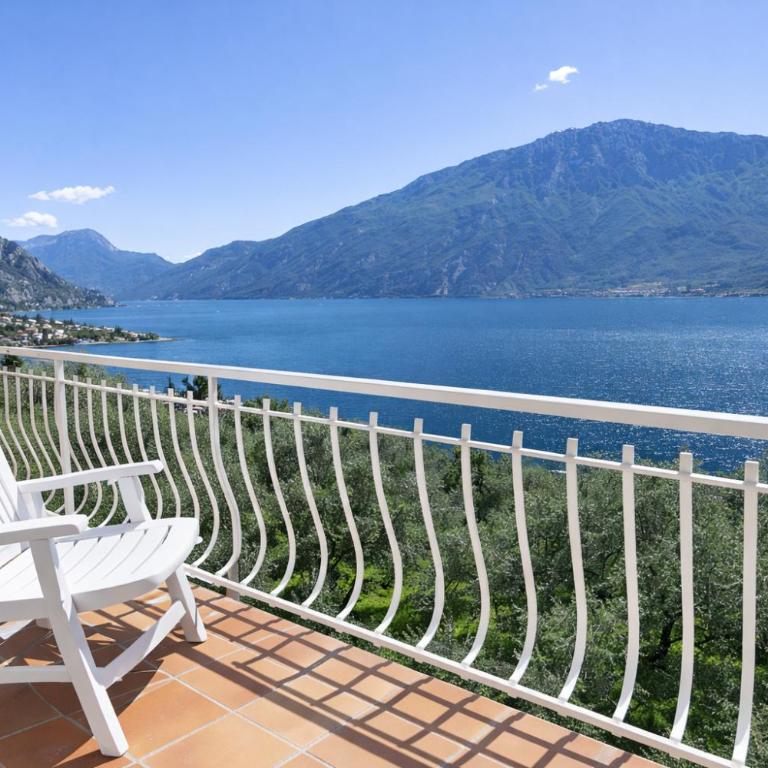 Hotel Villa Margherita - Camera Matrimoniale Standard con Balcone e Vista Lago - 8