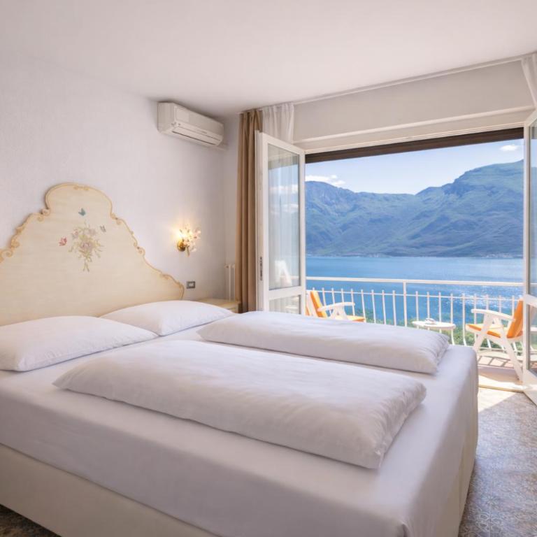 Hotel Villa Margherita - Camera Matrimoniale Standard con Balcone e Vista Lago - 2