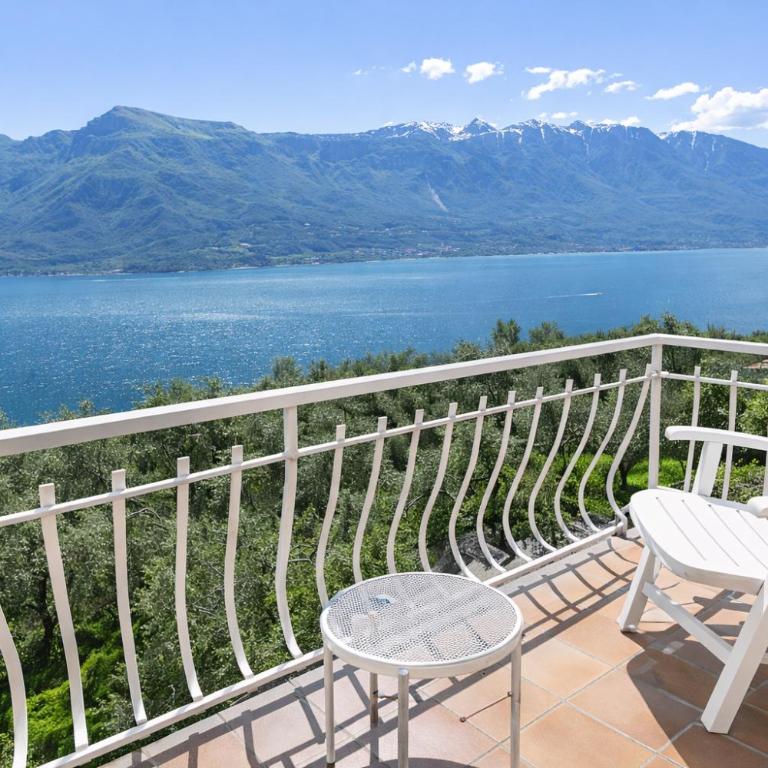 Hotel Villa Margherita - Camera Matrimoniale Standard con Balcone e Vista Lago - 9