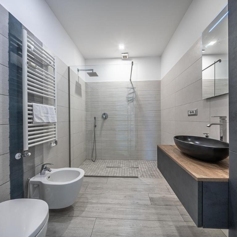 Modern Central Space - Mare 5 min - AC - WiFi - Appartamento con 2 Camere da Letto - 18