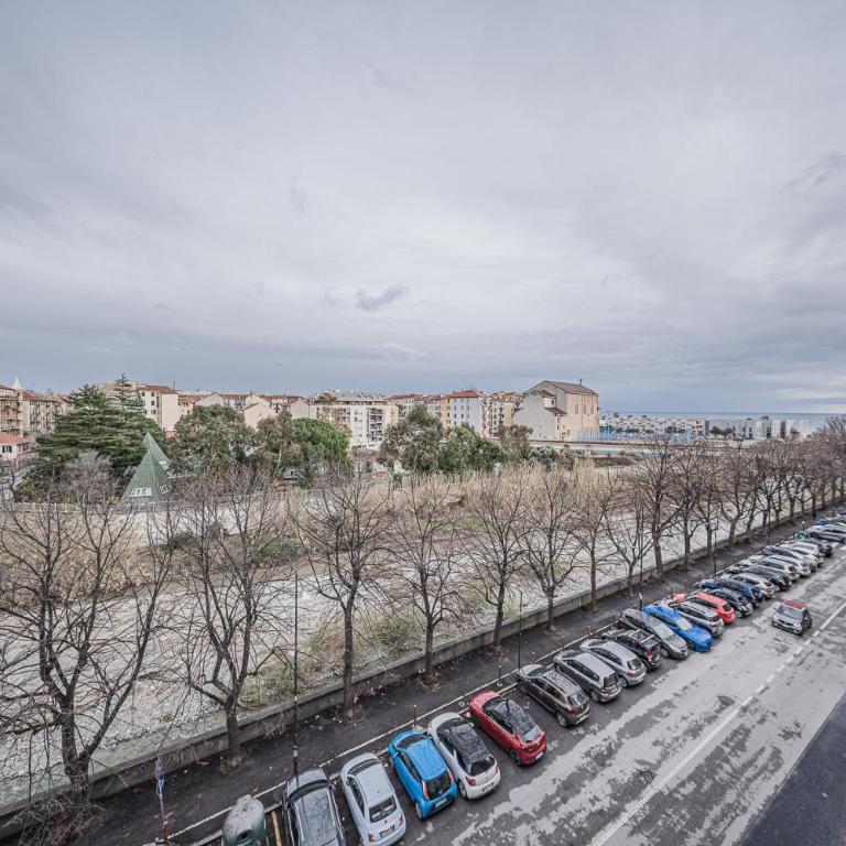 Modern Central Space - Mare 5 min - AC - WiFi - Appartamento con 2 Camere da Letto - 12