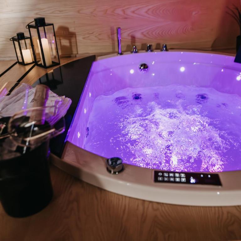 Michelangelo's Home Pompei - Suite with Hot Tub - 38