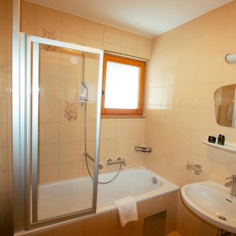 Aparthotel Alpin Life - Camera Tripla - 2