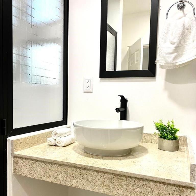 Diana Holiday Suite 2 - Two-Bedroom Apartment with Garden View - 14