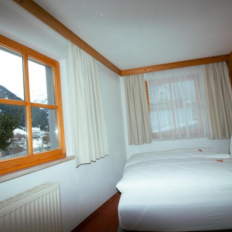 Aparthotel Alpin Life - Appartamento con 2 Camere da Letto - 1