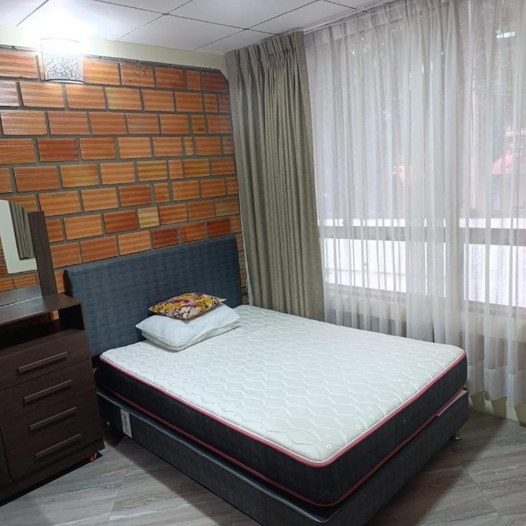 Full Executive-Style Apartment - One-Bedroom Apartment - 4