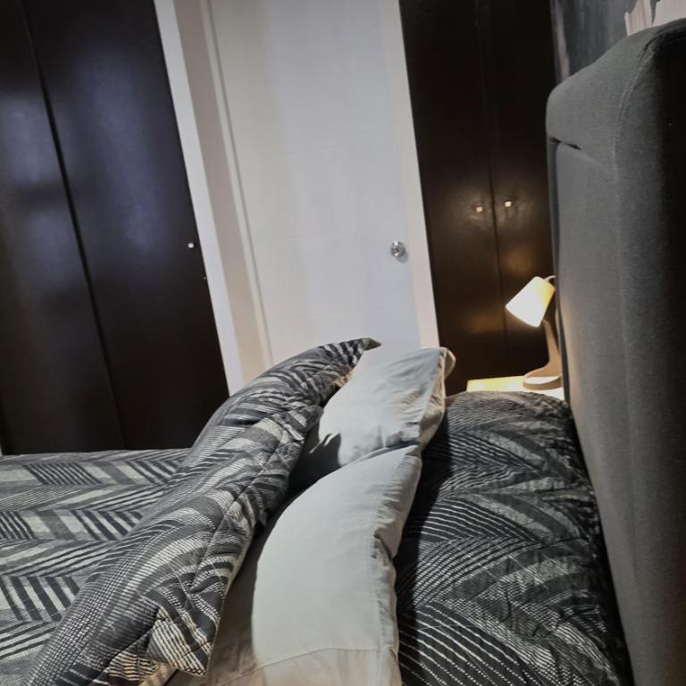 Apartamento con Vista a la Cordillera y Estacionamiento en Santiago Centro Modern apartment with mountain view and parking in Santiago Centre - One-Bedroom Apartment with Balcony and Mountain View - 29