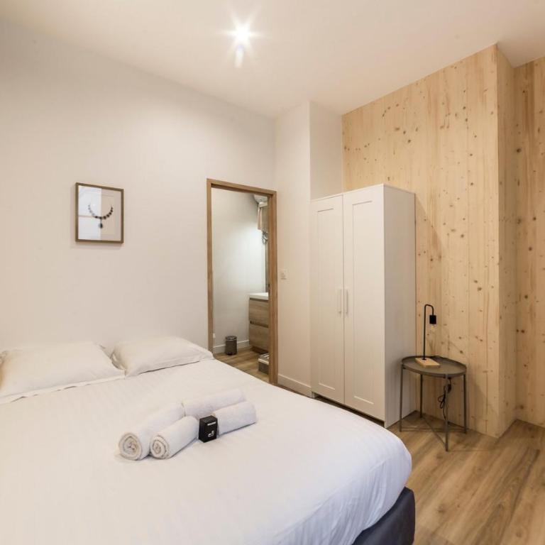 All in Lyon | Les suites Emeraude/Saphir/Rubis au cœur de Lyon - Apartment - Suite Saphir - 10