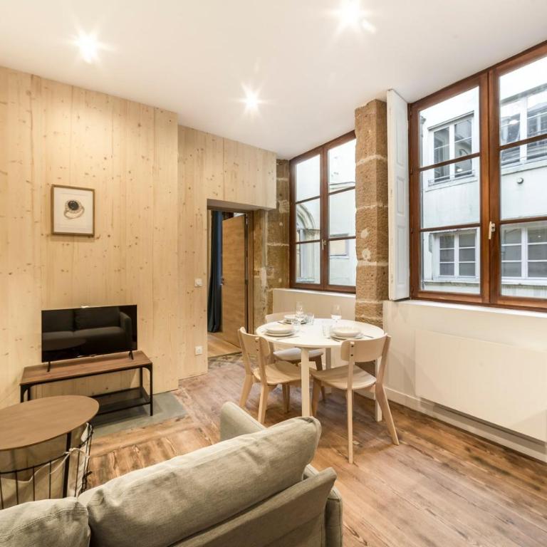 All in Lyon | Les suites Emeraude/Saphir/Rubis au cœur de Lyon - Apartment - Suite Saphir - 2