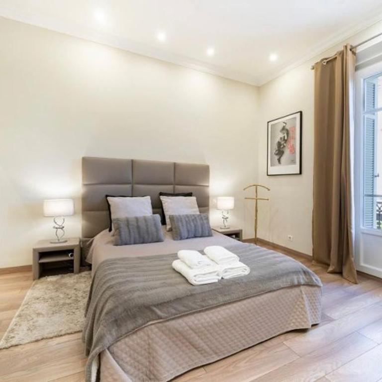 120 m2 GRAND STANDING CENTRE PROCHE PALAIS FESTIVALS - Appartement 3 Chambres - 10