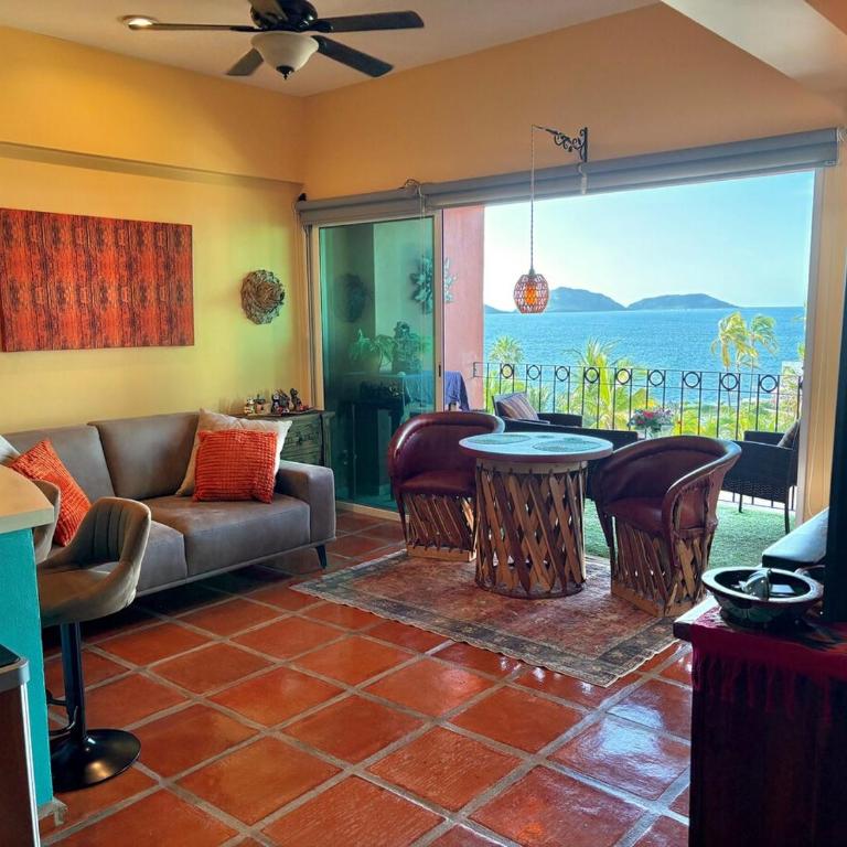 Oasis retreat Ocean Views Infinity Pool - One-Bedroom Apartment - 21