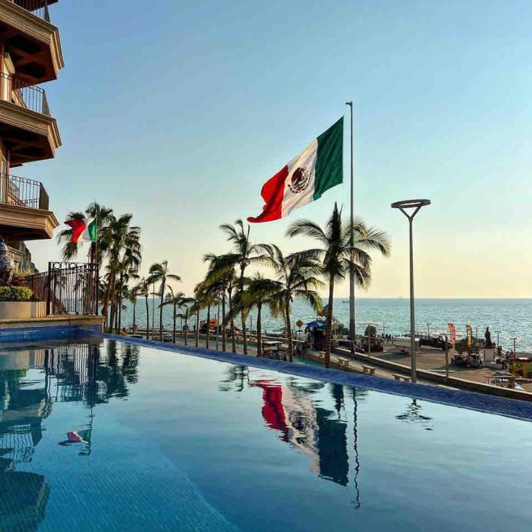 Oasis retreat Ocean Views Infinity Pool - One-Bedroom Apartment - 23