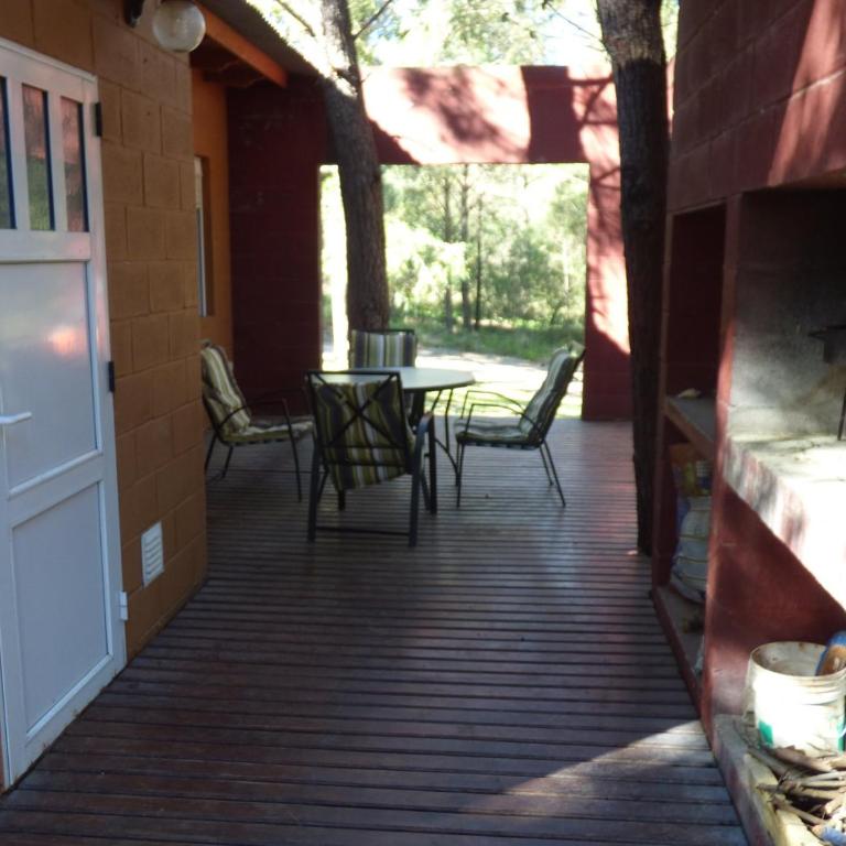 Hermosa casa con deck y pinos en Las Dunas - Casa de 2 dormitorios - 2