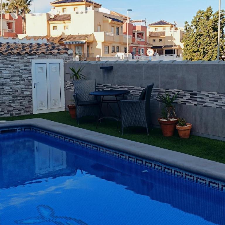 Smukt privat 2 etagers hus med egen pool i altid solrige Torrevieja ,Los Altos - Casa de 3 dormitorios - 29