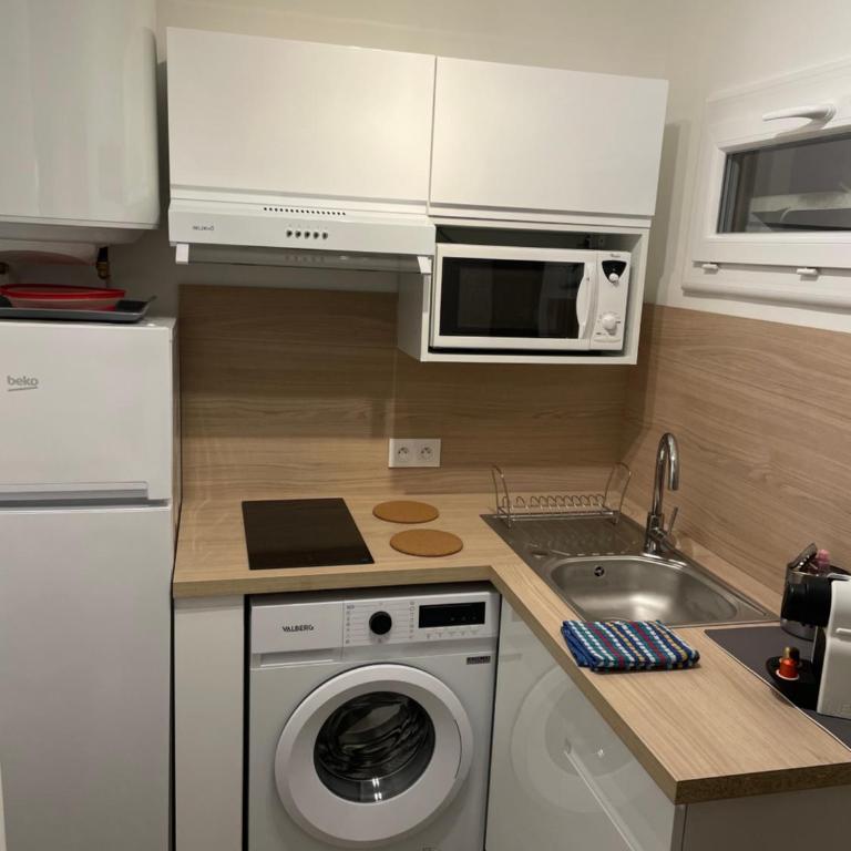 Appartement climatisé Bord de Mer La Faviere - Apartamento con terraza - 10