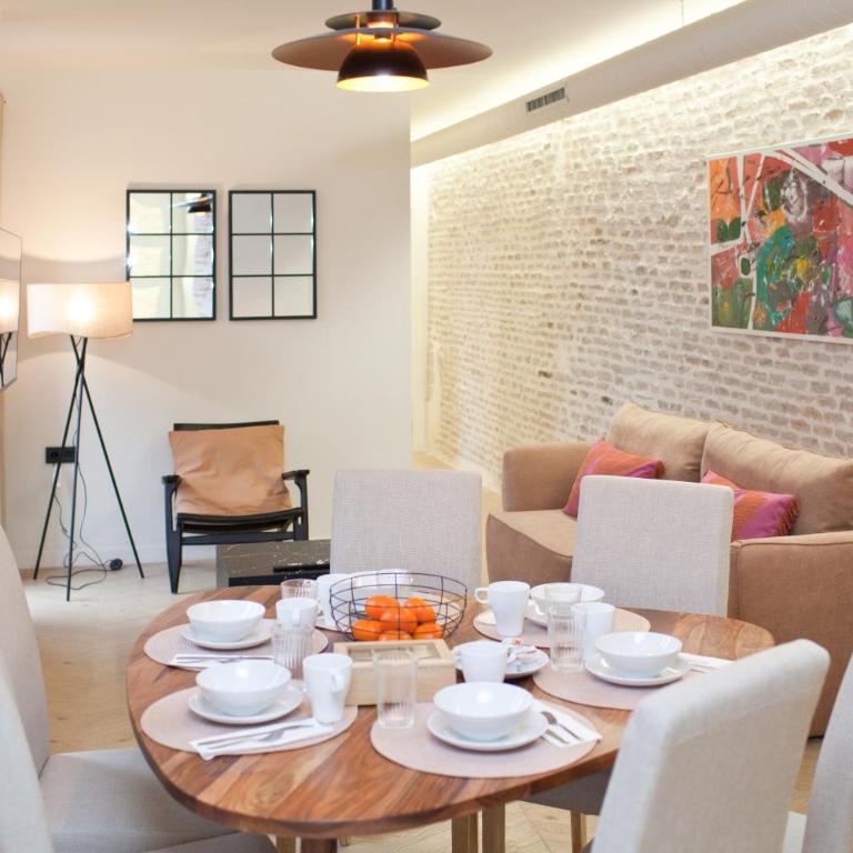 Homey Seville Brand New Arfe II Apartment Near Cathedral 8 people - Apartamento de 3 dormitorios - 2