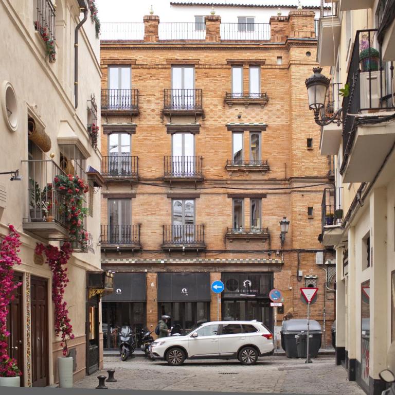Homey Seville Brand New Arfe II Apartment Near Cathedral 8 people - Apartamento de 3 dormitorios - 42