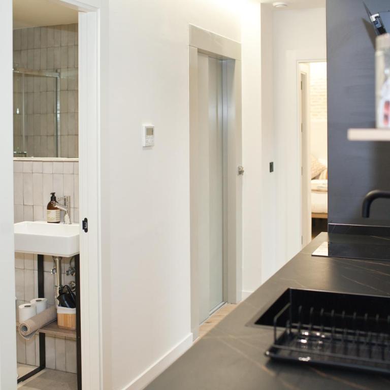 Homey Seville Brand New Arfe II Apartment Near Cathedral 8 people - Apartamento de 3 dormitorios - 10