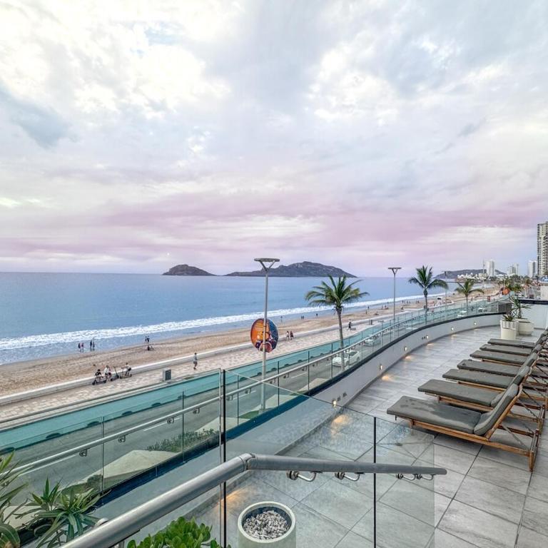 24k Propiedades Premium Condo on Malecon with Ocean View Sleeps 6 - Two-Bedroom Apartment - 21