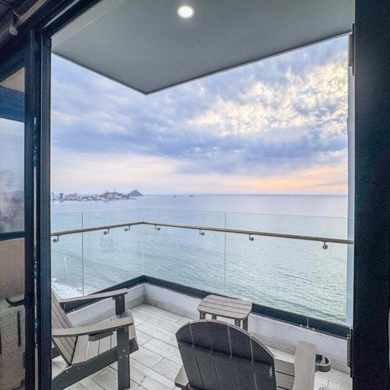 24k Propiedades Premium Condo on Malecon with Ocean View Sleeps 6 - Two-Bedroom Apartment - 23