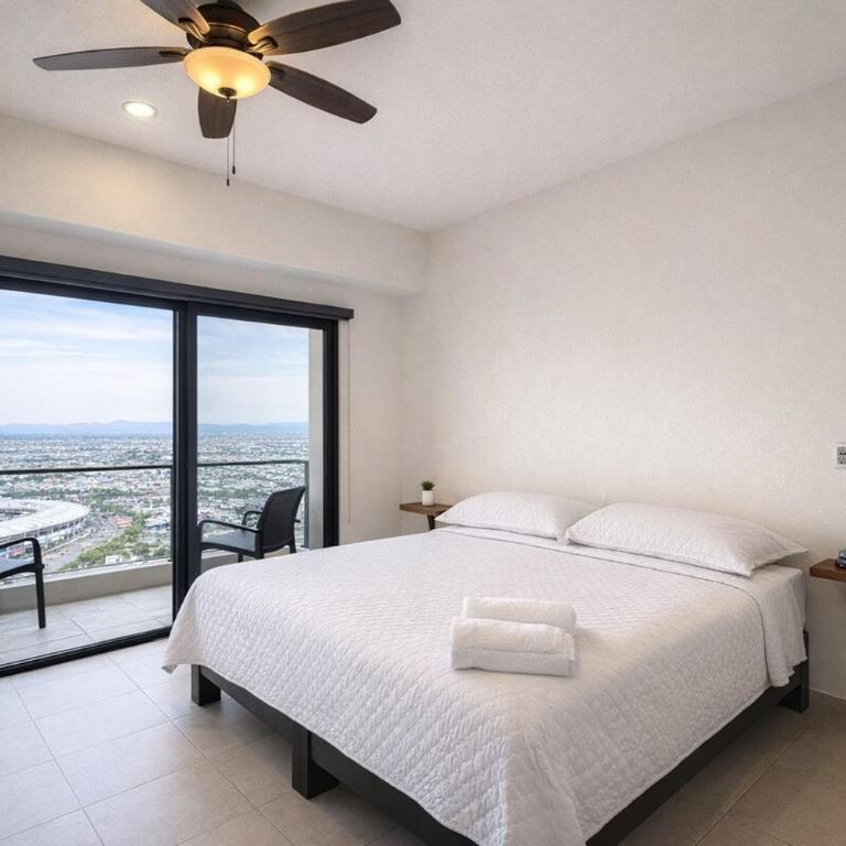 24k Propiedades Premium Condo on Malecon with Ocean View Sleeps 6 - Two-Bedroom Apartment - 25