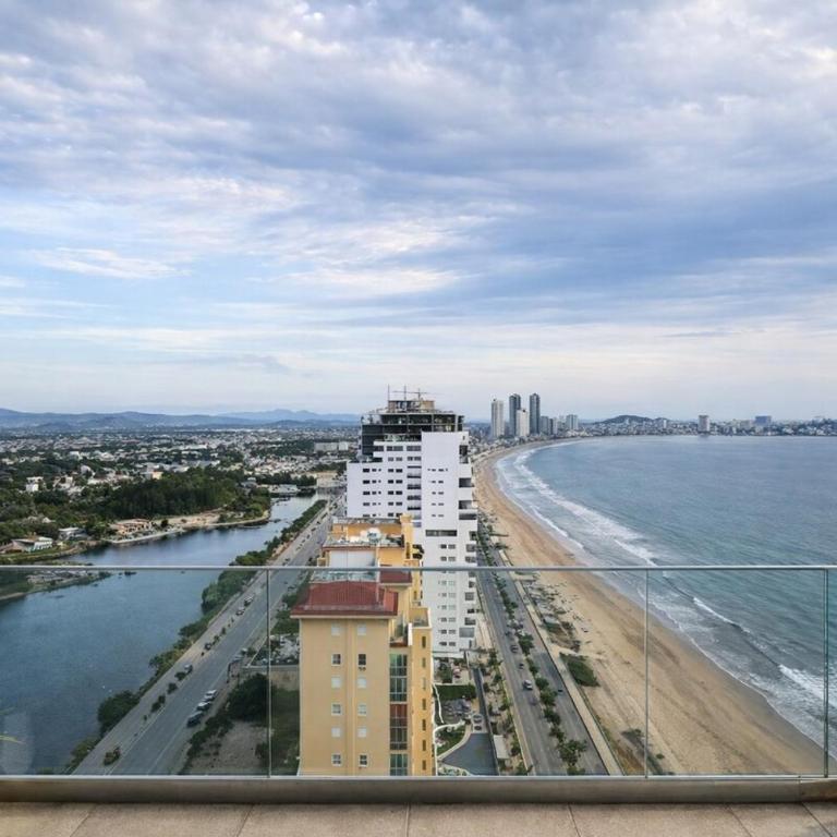 24k Propiedades Premium Condo on Malecon with Ocean View Sleeps 6 - Two-Bedroom Apartment - 29