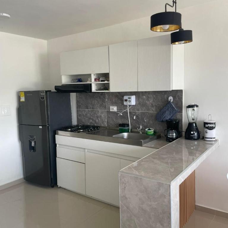 Modern & Cozy Apartment Near the Beach - Two-Bedroom Apartment - 9