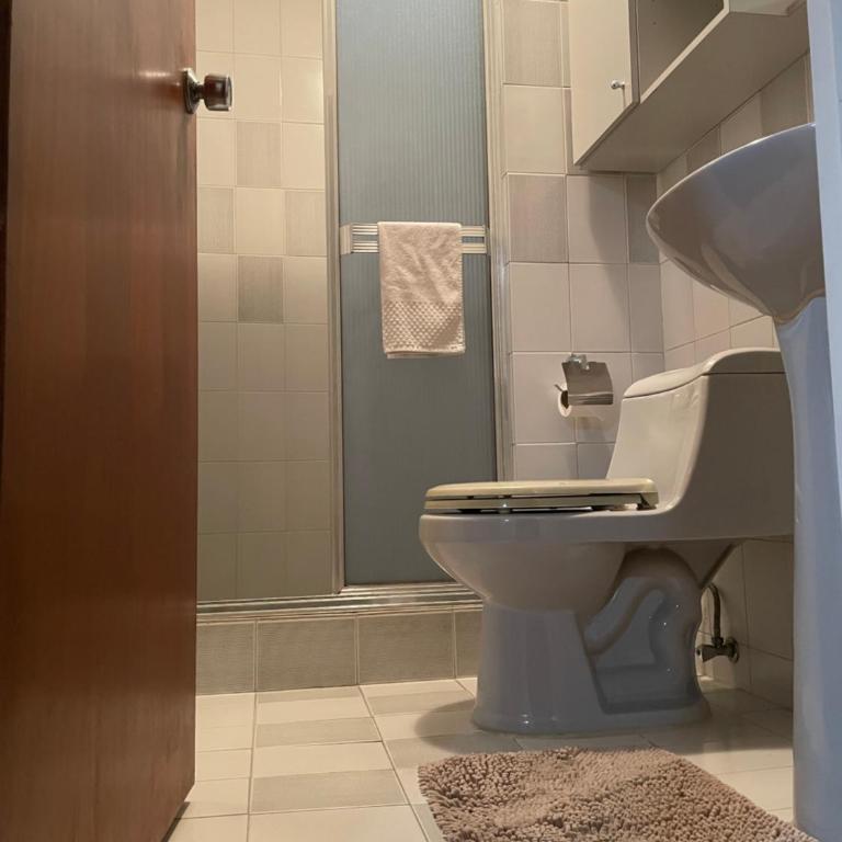 Apartamento en Chacao cerca CC Sambil Wifi Alta Velocidad - Two-Bedroom Apartment - 14