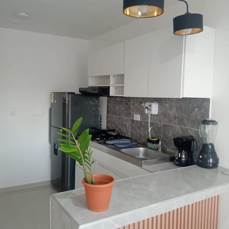 Modern & Cozy Apartment Near the Beach - Two-Bedroom Apartment - 21