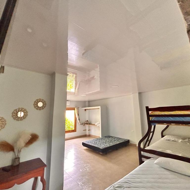 HostalManabiPuertolopezCascol - Family Double Room - 2