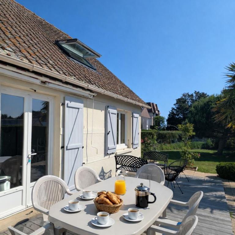 LA BELVILLOISE , Maison 6 Personnes avec jardin terrasse et proche mer - Three-Bedroom House - 2