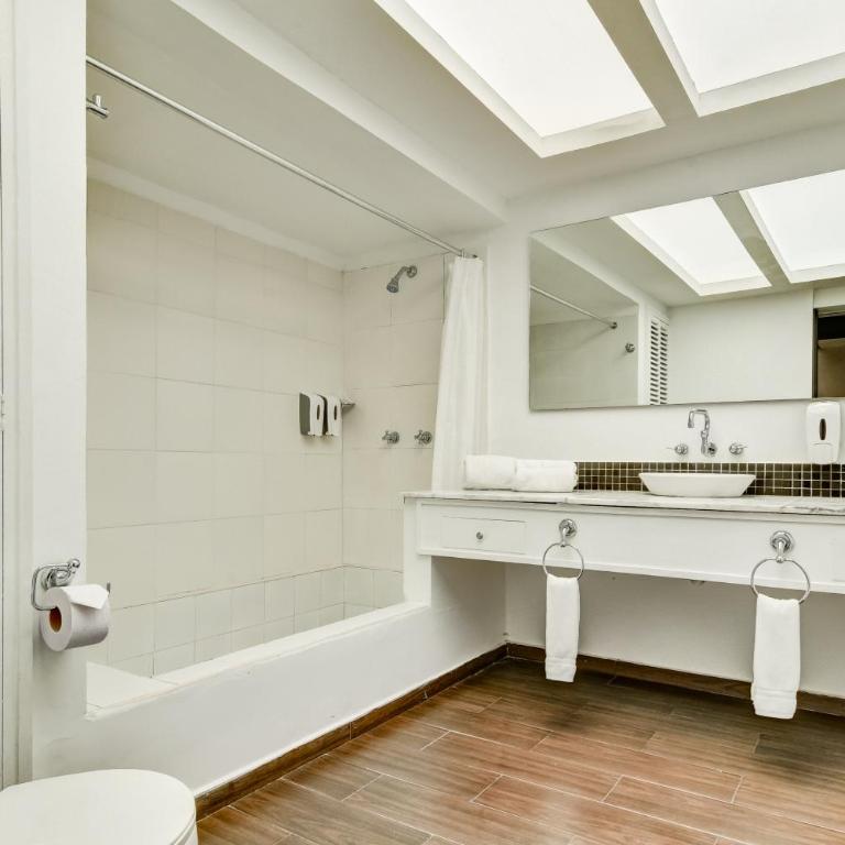 HOTEL BOUTIQUE CASA LOZADA - Habitación Doble Deluxe - 2 camas dobles - 9
