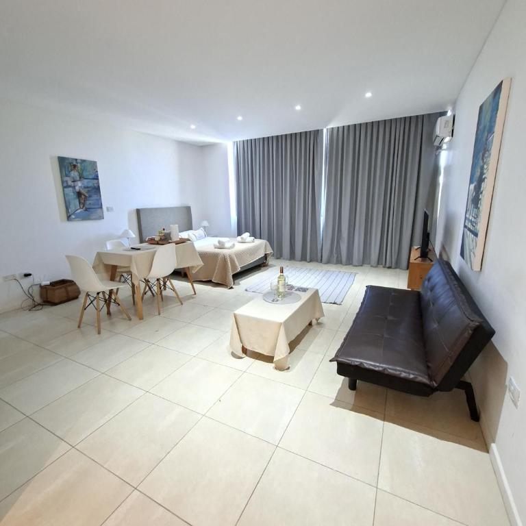 Ideal si venis por trabajo, con desayuno simple de cortesía - Apartamento de 1 dormitorio - 29