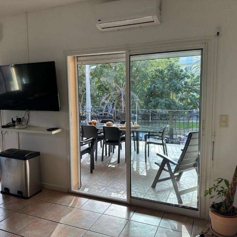 Le Familia,T5 avec terrasse,parking privé et Clim, idéal famille et professionnels - Appartamento - 4