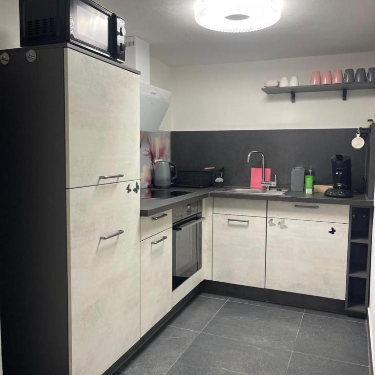 Schöne&Moderne&Zentrale Ferienwohnung Nähe A96 - Apartment mit 2 Schlafzimmern - 16