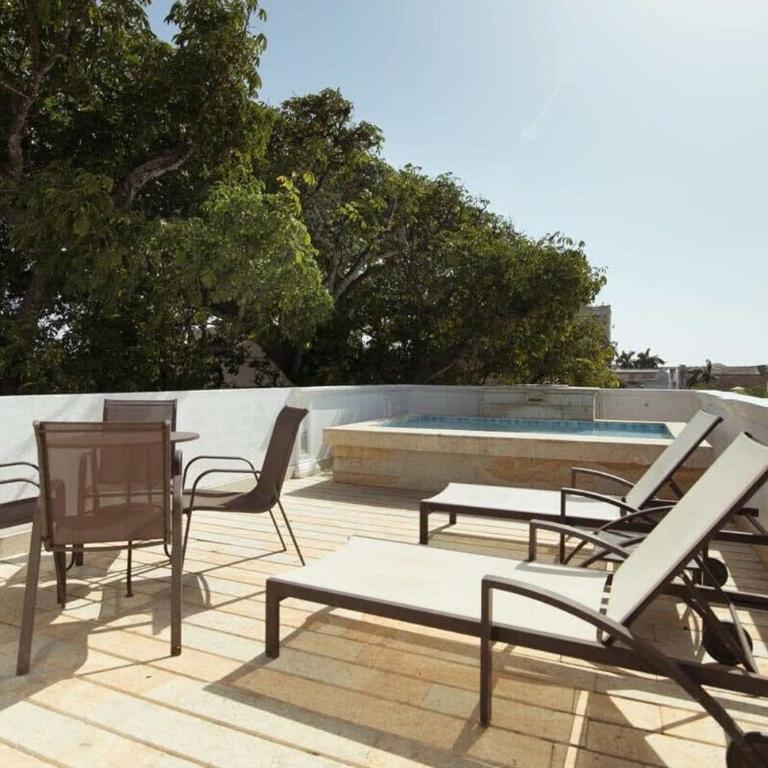 Sophisticated 3BR House with Pool and AC in Ciudad Amurallada - Apartment - 1