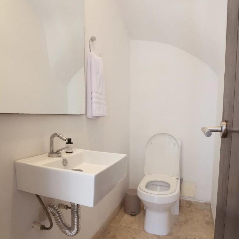 Sophisticated 3BR House with Pool and AC in Ciudad Amurallada - Apartment - 19