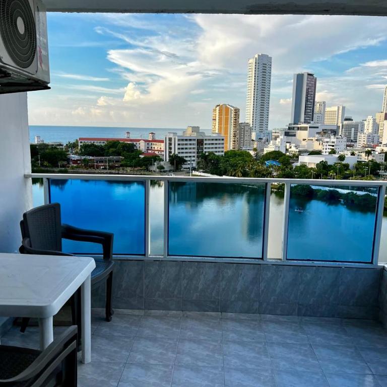 APARTAMENTO NUEVO Y ACOGEDOr - Two-Bedroom Deluxe Apartment with Balcony - 12