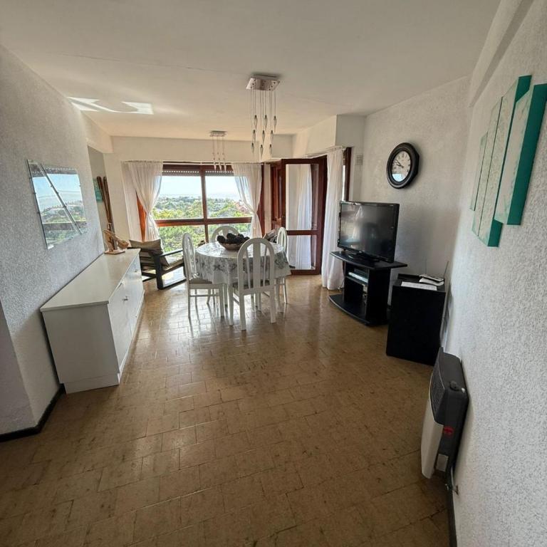 Departamento 3 ambientes a 2 cuadras del mar y Avenida Bunges - Two-Bedroom Apartment - 16