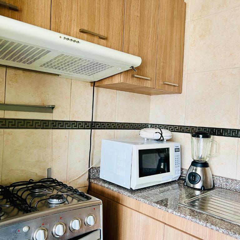Amplia suite cerca a La Carolina - Av 6 Diciembre - One-Bedroom Apartment - 8