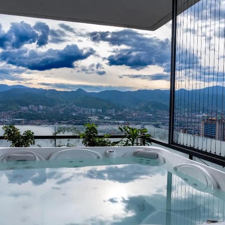 Penthouse, Energy Living, la mejor zona de Medellín, jacuzzi, una vista espectacular a toda la ciudad - Apartment - 36