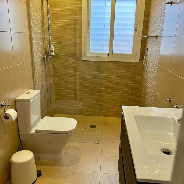 Beachfront Penthouse with Huge Terrace & Panoramic Sea and Mountainviews - Appartamento con 2 Camere da Letto, Terrazza e Vista Mare - 7