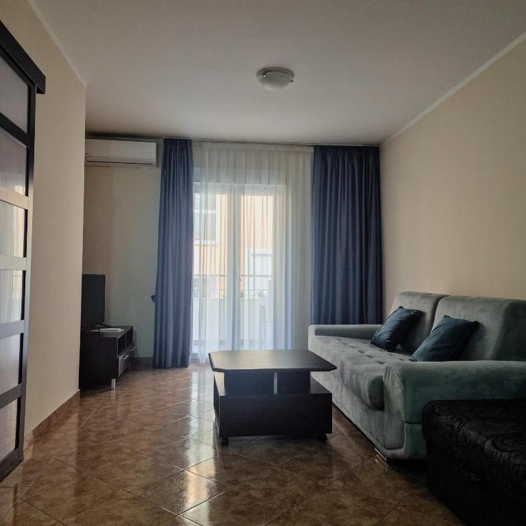 Sun Village Aparthotel - Apartment with Balcony - 8