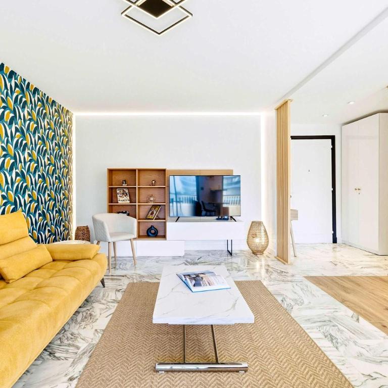 Lacour - 2 bedroom apartment - Large terrace - 2 min from the Croisette & beaches - Appartement - 7