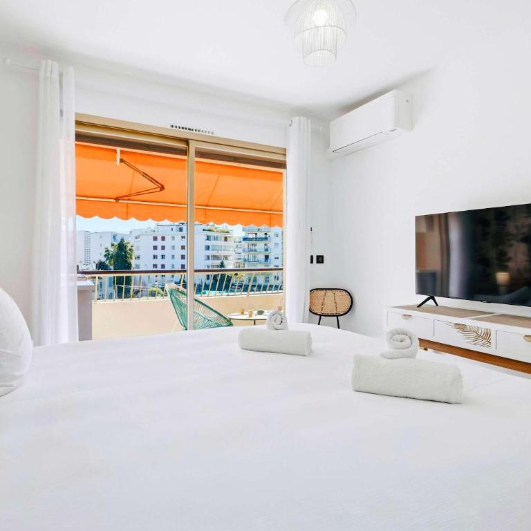 Lacour - 2 bedroom apartment - Large terrace - 2 min from the Croisette & beaches - Appartement - 50