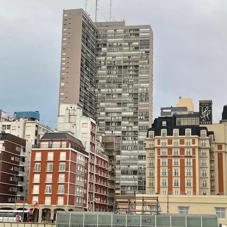 Palacio Cosmos, piso 17, Vista Panorámica al Mar y Casino - One-Bedroom Apartment - 7