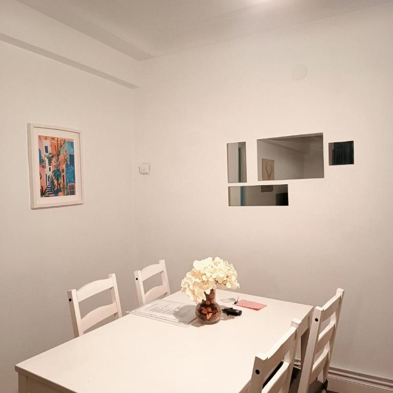 SWEET HOME BILBAO - Three-Bedroom Apartment - 14