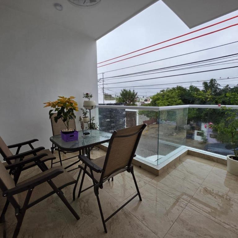 Sweethome Mérida - Three-Bedroom House - 17