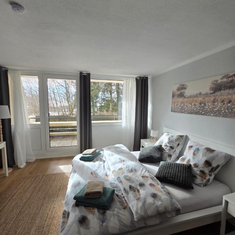 Waldfeder Apartment mit Pool und Fitnessraum, neu und vollsaniert - Apartment mit 1 Schlafzimmer und Blick auf den Park - 33